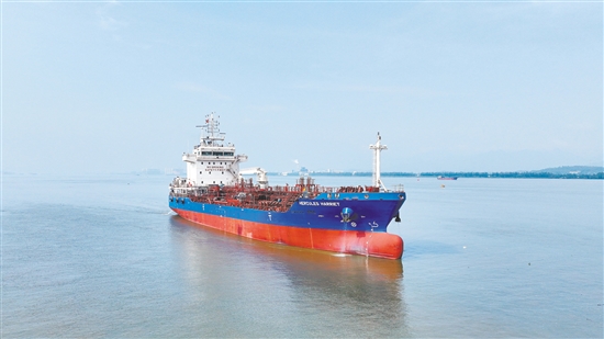 9月26日，7700載重噸油化船“HERCULES