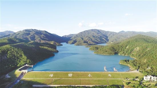 臺山全市水庫蓄水總量達4.67億立方米，較常年同期偏多34%。圖為蓄水的塘田水庫。