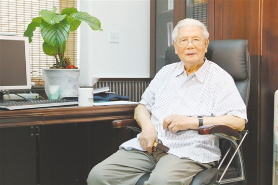 薛社普院士用一生踐行了“教育興則人才興，人才興則家國興”的深刻內涵。