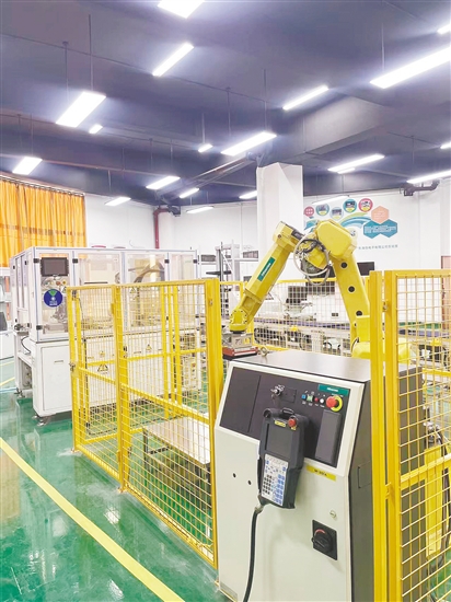 學(xué)校和企業(yè)合作建成“產(chǎn)教評”基地。