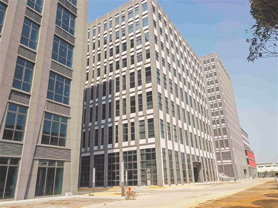 鵬廈機器人智造園進展順利，項目一期于2025年12月正式竣工。