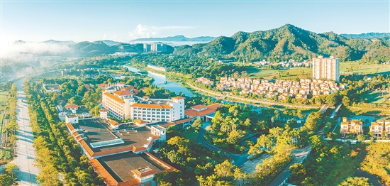 山泉灣溫泉城。