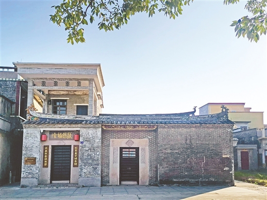 紅線女故居被列為開(kāi)平市文物保護(hù)單位，這里擁有泮村村最珍貴的文化記憶。