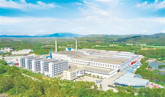 通過“退租招商”“村企合作”等方式，蒼城鎮(zhèn)盤活大量閑置低效工業(yè)用地。