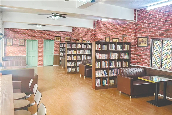 “新華悅讀空間”不僅是孩子們放學(xué)后的安全驛站，更是全體村民汲取精神養(yǎng)分的“文化糧倉”。