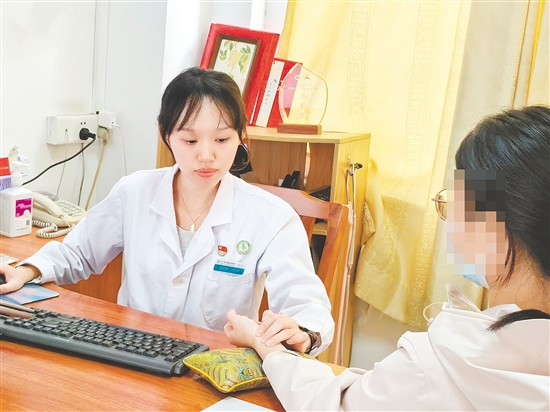 從中醫(yī)角度來說，冬天是“藏”的季節(jié)，體重容易上漲。