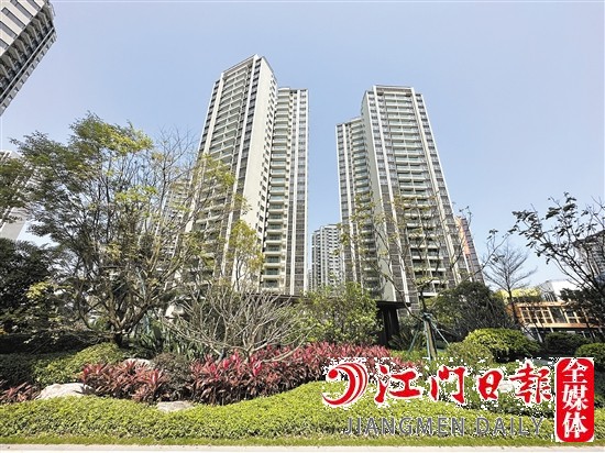 華庭公寓小區(qū)環(huán)境優(yōu)美。