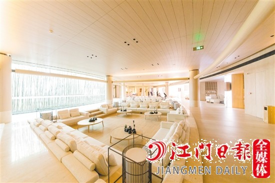 海悅天璽會所整體看起來溫暖、舒適。