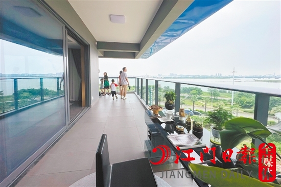“L”型望江大陽臺吸引購房者眼球。