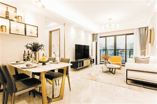 博學(xué)名苑建筑面積89平方米戶型客餐廳很寬敞。