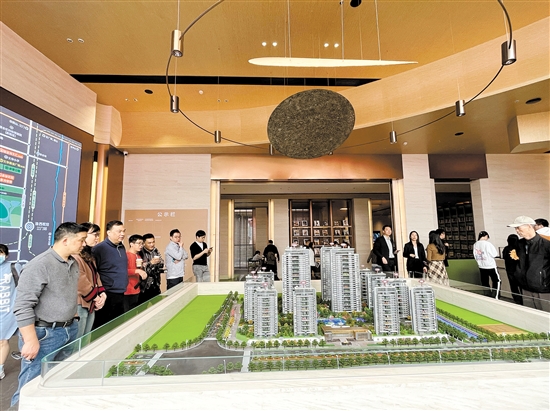 消費者購房時，應當選擇口碑好的房企。