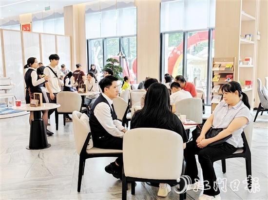 新政對(duì)房貸利率及首付比例的調(diào)整，減輕了購(gòu)房者的負(fù)擔(dān)。