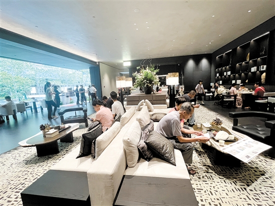 目前樓盤不少，消費(fèi)者可以貨比三家。