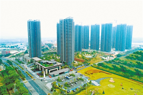 主打“超級(jí)4.0社區(qū)”全新理念的臺(tái)山博富·福美城去年網(wǎng)簽套數(shù)亮眼。