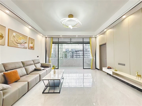 舊房經(jīng)過重新裝修，面貌煥然一新。