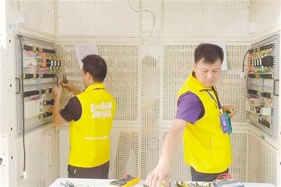 江發(fā)服務(wù)公司的選手們?cè)诩寄艽筚愔斜憩F(xiàn)出色。