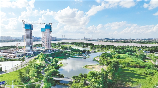 江發(fā)·天御灣景觀資源出色。