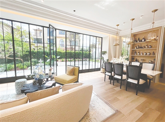 江門保利西海岸加推的別墅戶型吸引購房者的目光。