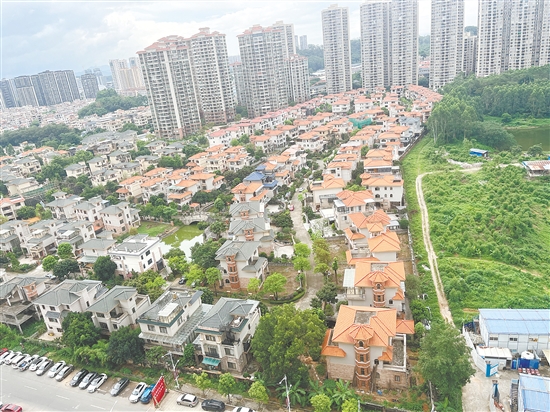 目前市區(qū)不少樓盤有二手別墅出售。