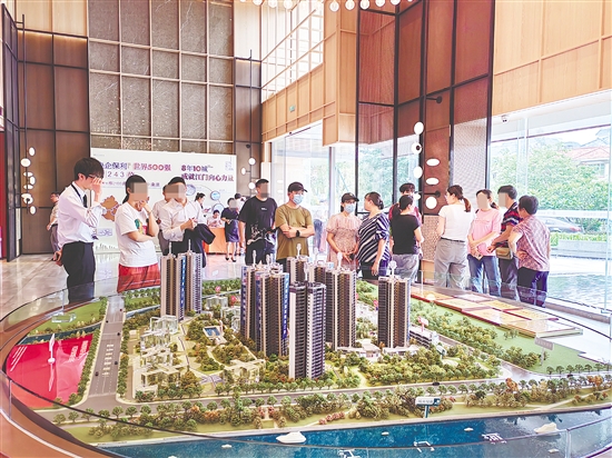 ?銷售小面積第四代住宅的樓盤吸引了許多市民的目光。