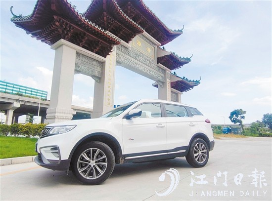 博越百萬款外觀大氣精致。