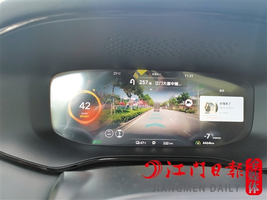 更加智能化的新能源汽車，對汽車芯片的需求更多。