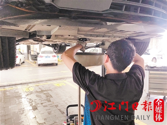 汽車4S店的售后服務越來越好。