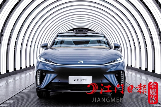 飛凡R7給人一種強烈的未來感。