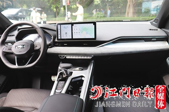 2023款星瑞配備12.3英寸的中控屏和液晶儀表盤，功能實(shí)用。