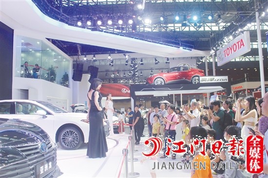 一眾高大上的汽車展具將亮相中秋車展。圖為往屆車展現(xiàn)場。