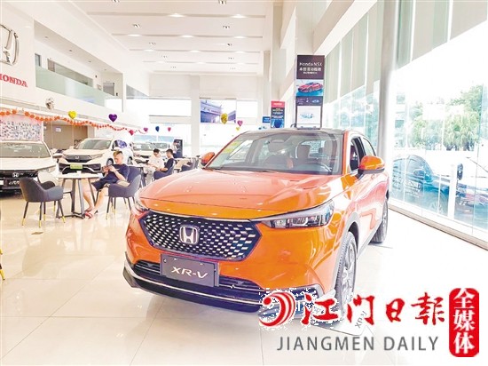 全新XR-V外觀動感十足。