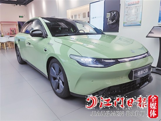 零跑C01外觀時(shí)尚動(dòng)感。