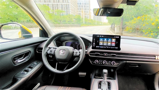 內(nèi)飾方面，致在沿用了最新的家族化設(shè)計(jì)。