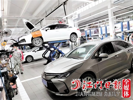 4S店迎來(lái)節(jié)前車(chē)輛檢修保養(yǎng)高峰。