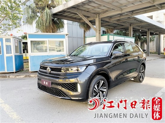 攬巡外觀時(shí)尚大氣。