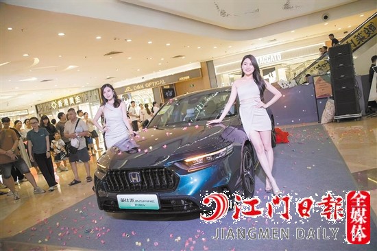 全新英仕派外觀時(shí)尚運(yùn)動(dòng)。