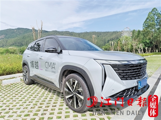 從外觀上看，吉利博越L時尚又科幻。