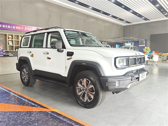 全新BJ40定位世家級潮野SUV，風格獨特。