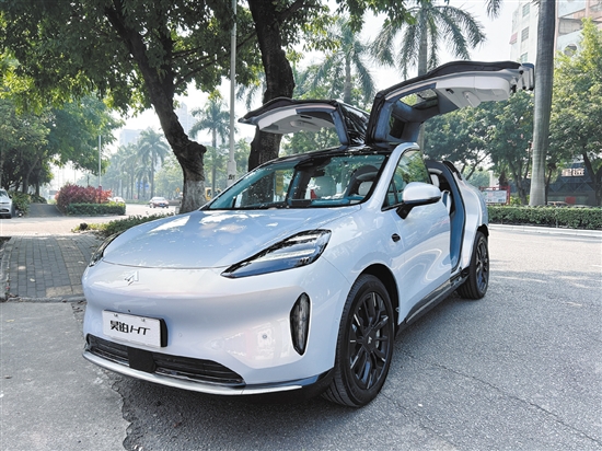 昊鉑HT的外觀既時(shí)尚又豪華。