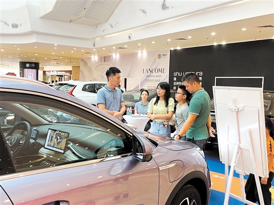 消費(fèi)者購(gòu)車時(shí)建議選擇口碑好的經(jīng)銷商。