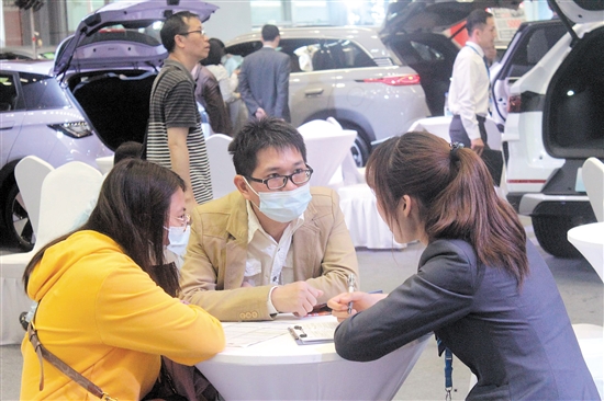 消費(fèi)者在簽訂購(gòu)車合同時(shí)不妨多注意。