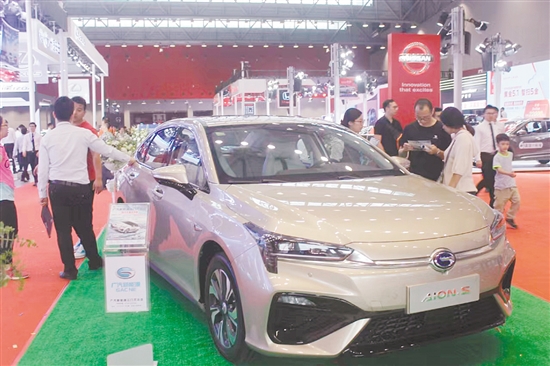 很多消費者在“五一”車展上買到了心儀的靚車。